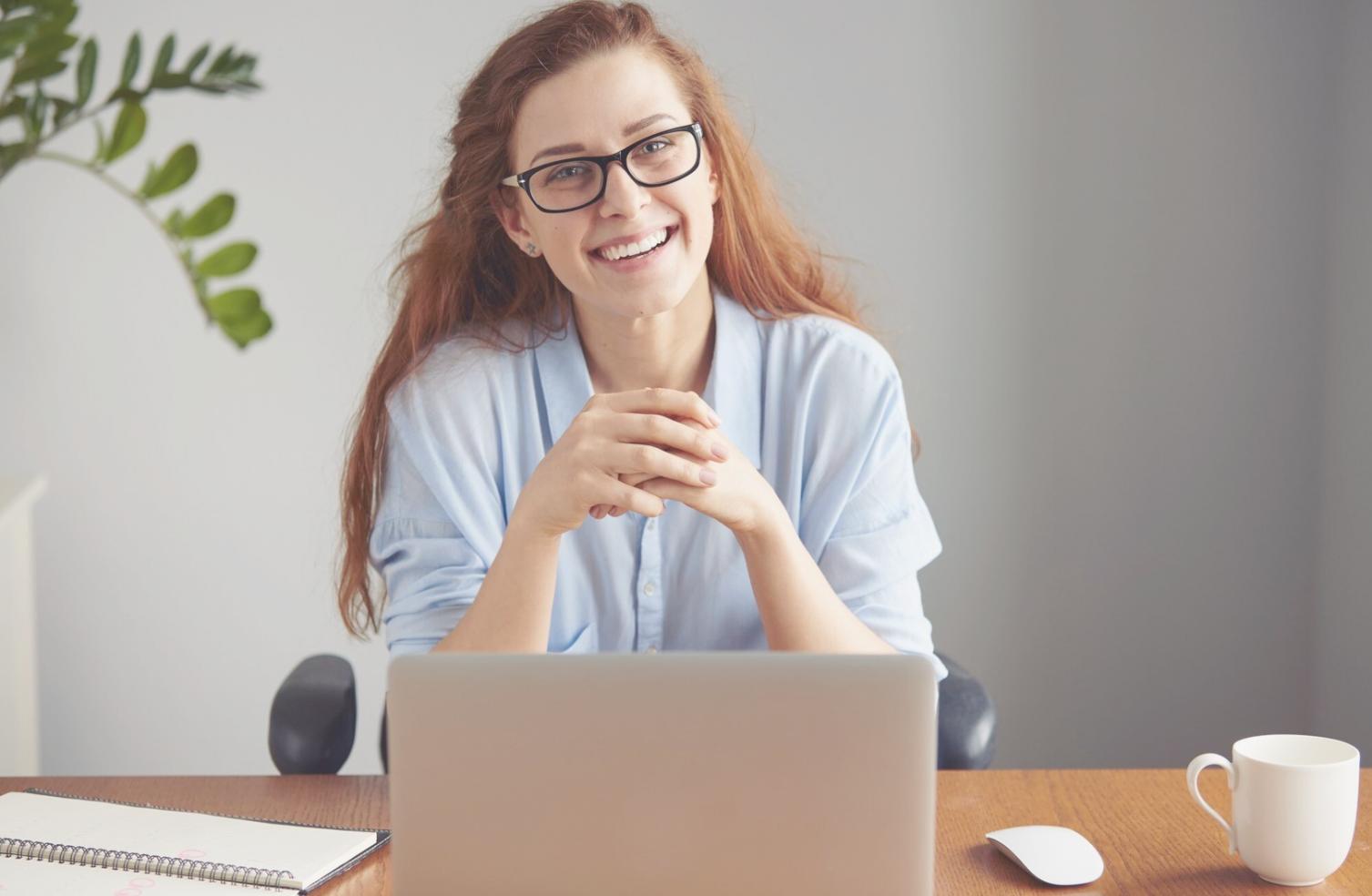 Équipe qararilesem analysant des dossiers de startup